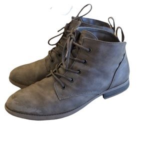 American Eagle shoes size 7